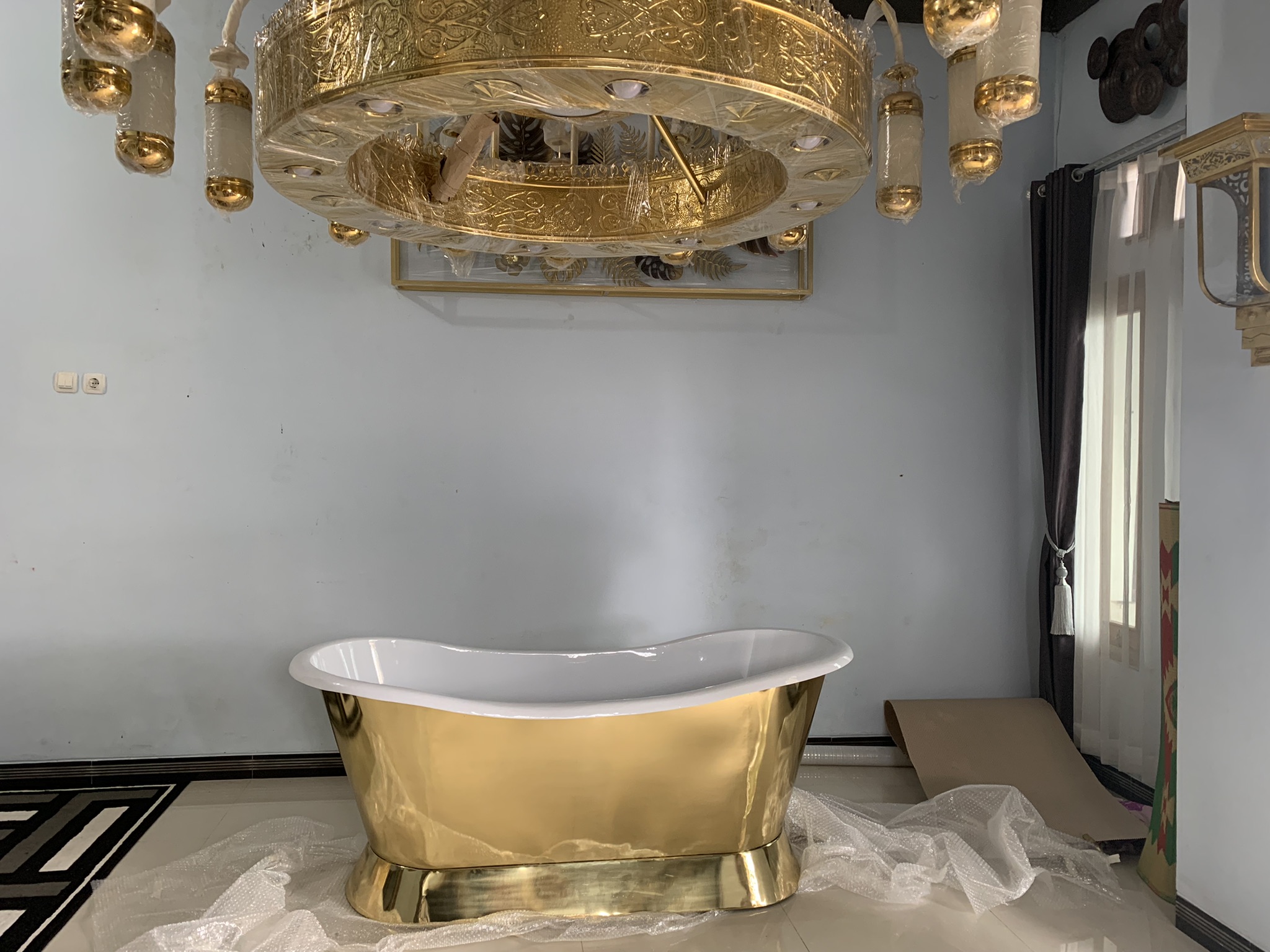 Apa Itu Kerajinan Tembaga & Kuningan? Material, Teknik, dan
                  Kelebihannya