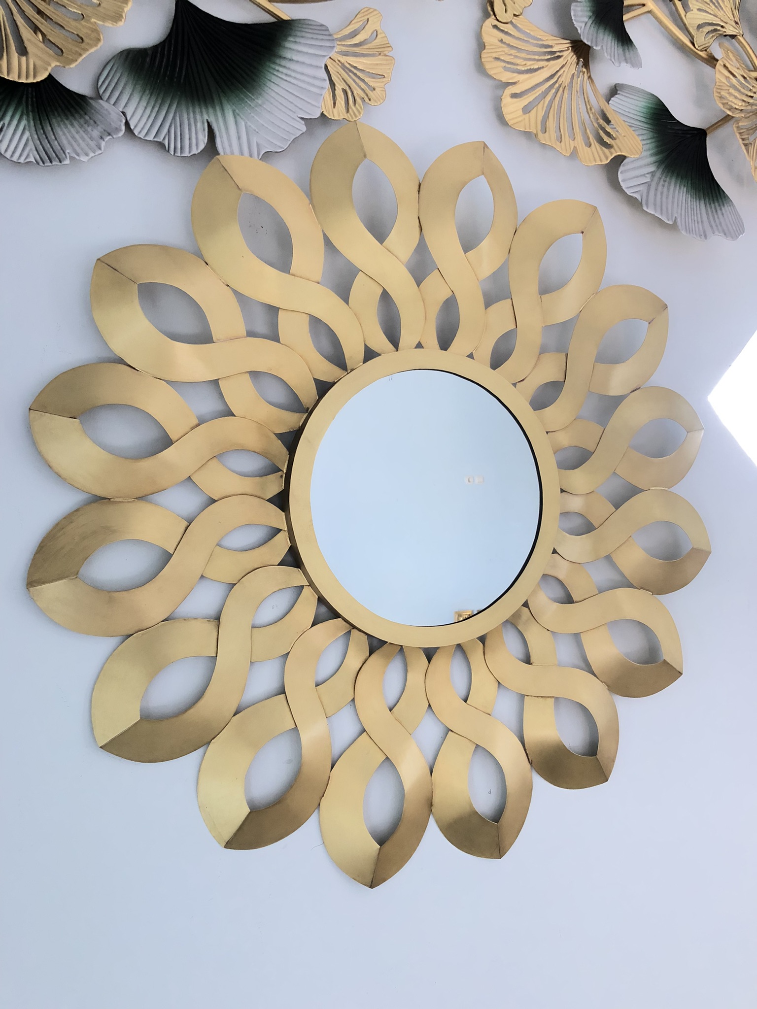 Cermin Hias Tembaga - Cermin hias tembaga, aksen interior mewah.