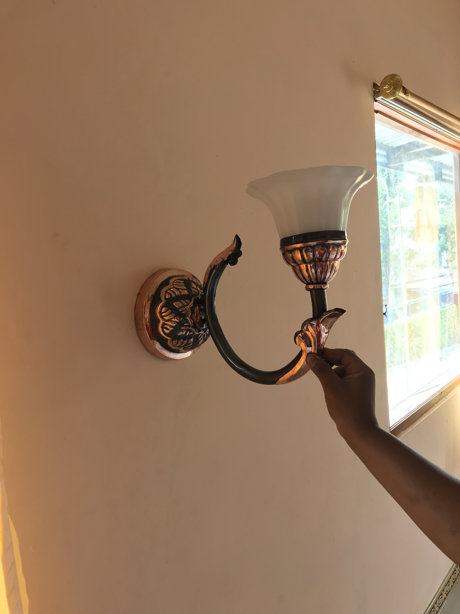 Lampu Dinding Tembaga - Lampu tempel tembaga, hangat dan elegan.